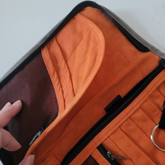 Travelambo RFID Blocking Family Passport Travel Wallet Full Zip Wristlet - Picture 6 of 13